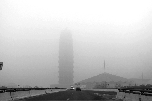 郑州一年251天雾霾变成雾都 集中在10月至次